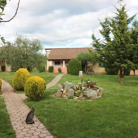 Проживание в семье Homes In - Istrien 10143 *