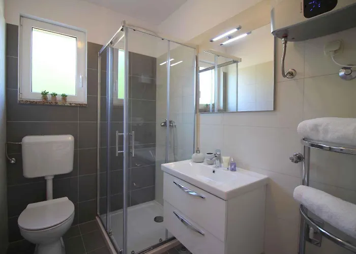Homes In - Istrien 10143 Проживание в семье