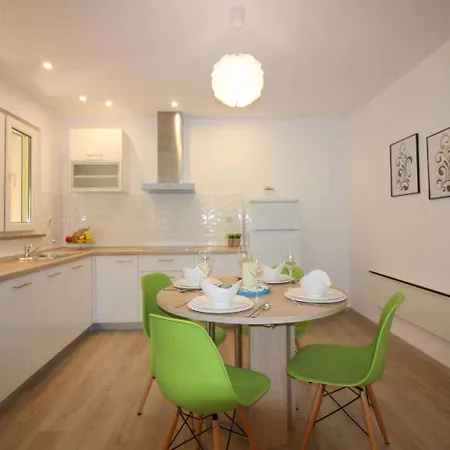 Homes In - Istrien 10143 בית אירוח